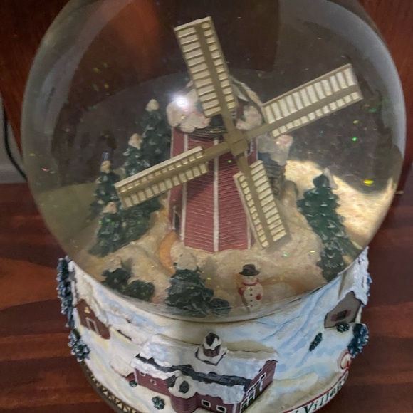 Johnson Brothers Friendly Village  Snow Globe Musical The Windmill Does Work - Picture 12 of 17